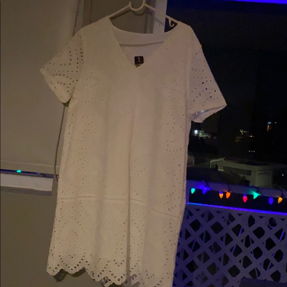 MOTHER’s DAY SALE Eyelet white short dress 😍🧡